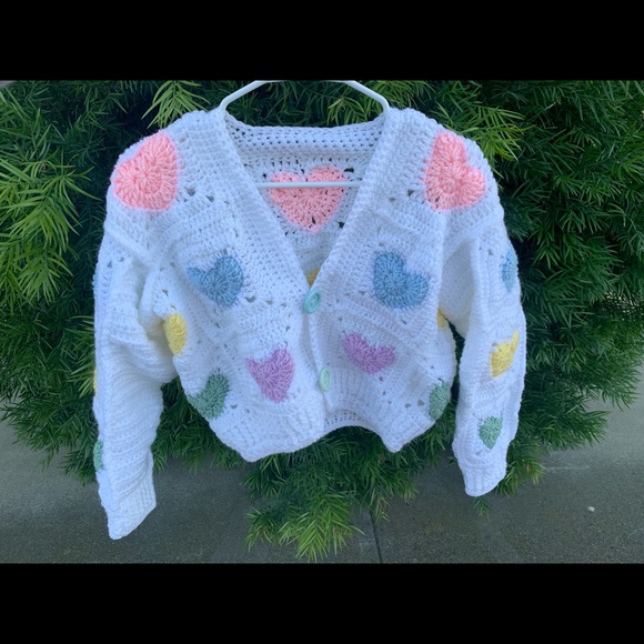 Crochet heart granny square cardigan - Picture 4 of 4